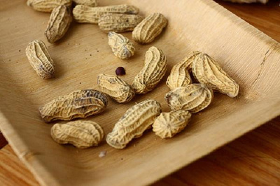 四类人不宜吃花生