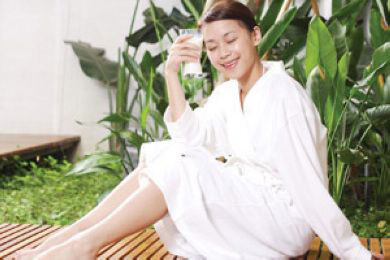 当心!这样喝牛奶毁容又伤身