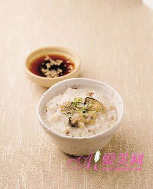 简单易做!熬粥食疗法助你排毒瘦小腹