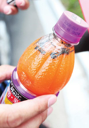 密封“美汁源”现黑斑