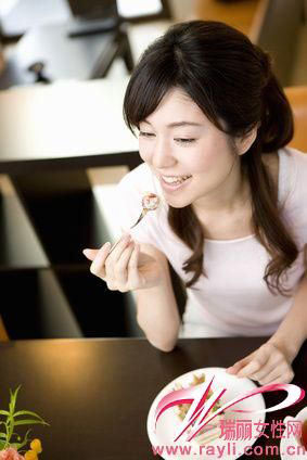 4个饮食小窍门减退鱼尾纹