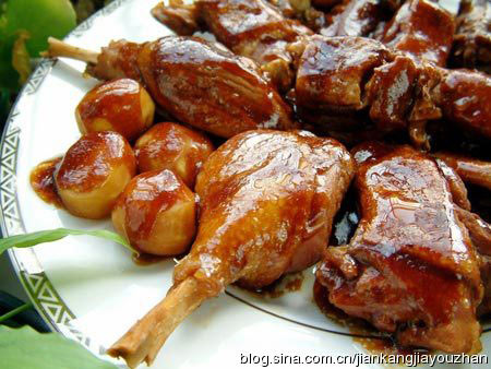 饿过头了先吃口肉 千万别用喝水方法抗饿