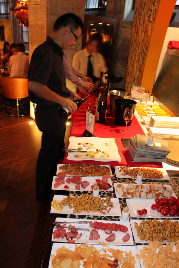 名酒评鉴沙龙现场酒果