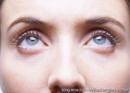 预防近视眼 多补锌铁钙