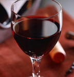 经常饮用红葡萄酒，对身体是有很多好处的