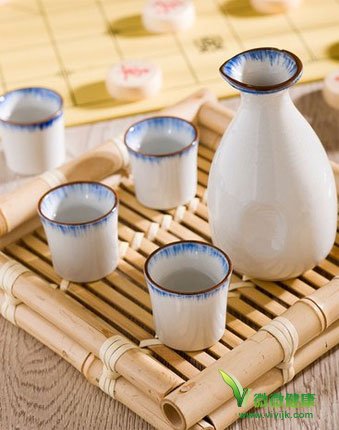 喝白酒养生应该注意什么