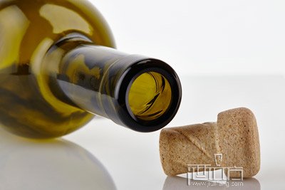 此次方案是阿莫林和O-I公司历经4年的合作成果,HELIX方案的发展有赖于双方在服务全球葡萄酒市场上的创新能力和专业技术,也得益于百年传统基业的累积。