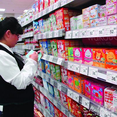 选购了几瓶儿童肉松和牛肉干