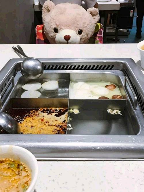 员工平均薪酬约6万，去年大赚12亿！服务“变态”的海底捞要上市了